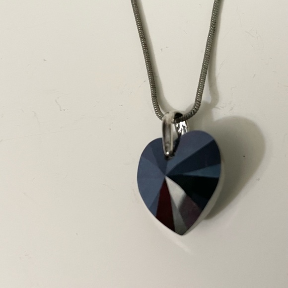 Amber Lee Heart Pendant Necklace Snake Chain - Picture 11 of 16